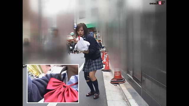 【AIリマスター】ラジコン式バイブ付きパンツを履いて原宿表参道に初めてのアクメおつかいにイクッ！！ サンプル画像 11