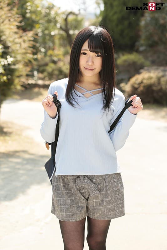 マジックミラー号で口説けなく下車したガードが固い素人娘が超強力媚薬で身体をくねらせ豹変イキ しまいにはキスだけで失禁アクメ！ サンプル画像 4