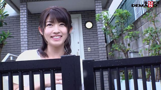 どこにでもいる普通のママがやっぱり1番エロい。 山口菜穂 38歳 最終章 旦那と息子を見送ってから自宅に男を招き入れ最後の不貞 快感にがくつく股から汁が溢れ出し汗だくでイキ続けた夏の終わり サンプル画像 1