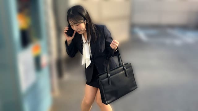 シコタホールディングス 株式会社ニョータ 同行営業の女子社員がおしっこ我慢限界！俺の目の前で放尿させちゃいました サンプル画像 1