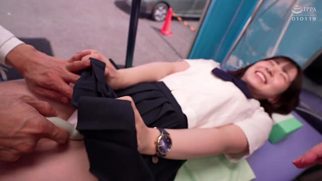 恥じらい爆発！男女♂♀のクラスメイトで受診する青少年発育身体測定検査で敏感になったキツマンに男友達ンポ挿入！マジックミラー号撮って出し！in埼玉～かな・はな編～ サンプル画像 1