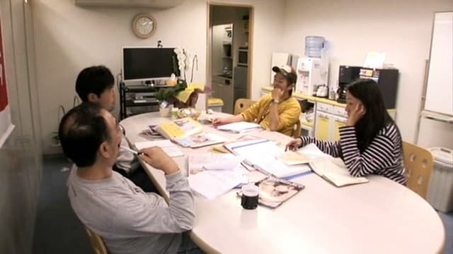 会社近くのカフェで働く現役女子大生の可愛いコを発見し、通い詰めてAV出演の交渉に成功しました！ サンプル画像 3
