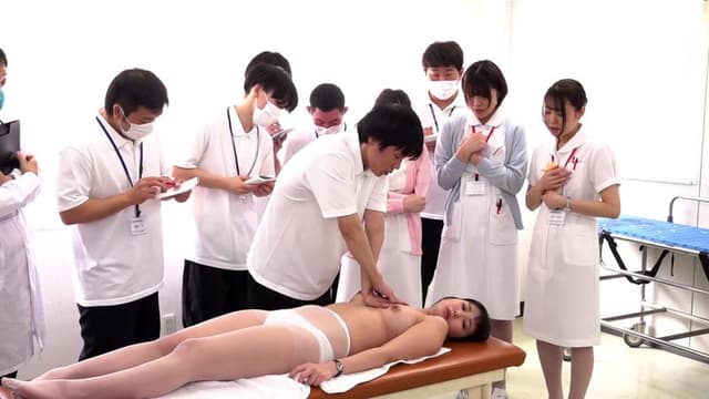 羞恥！生徒同士が男女とも全裸献体になって実技指導を行う看護学校実習2022～救急救命処置～清拭・採尿～陰部洗浄～ サンプル画像 4