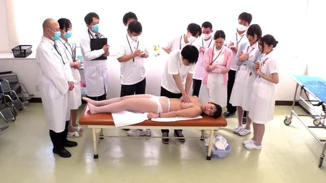 羞恥！生徒同士が男女とも全裸献体になって実技指導を行う看護学校実習2022～救急救命処置～清拭・採尿～陰部洗浄～ サンプル画像 5