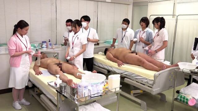 羞恥！生徒同士が男女とも全裸献体になって実技指導を行う看護学校実習2022～救急救命処置～清拭・採尿～陰部洗浄～ サンプル画像 8
