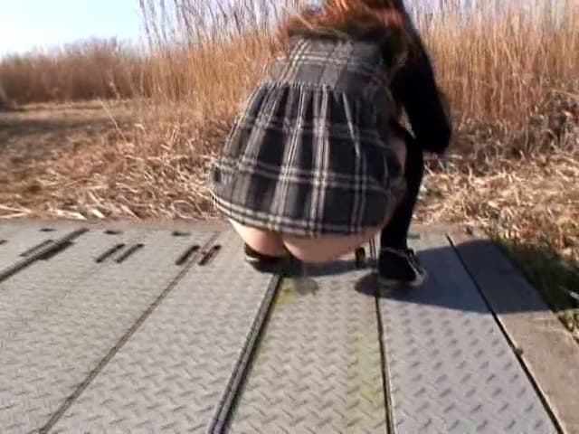 野ション中の女に突撃して尻を触れ！！ 2 サンプル画像 15