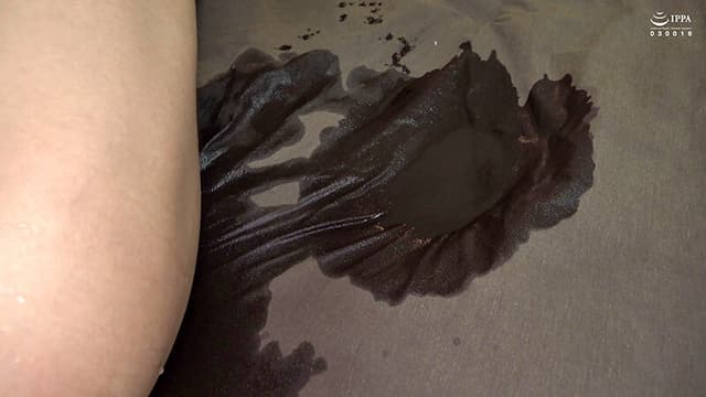 聖水痴女 男に小便を飲ませる事に興奮しちゃう性癖を拗らせたお姉さん サンプル画像 6