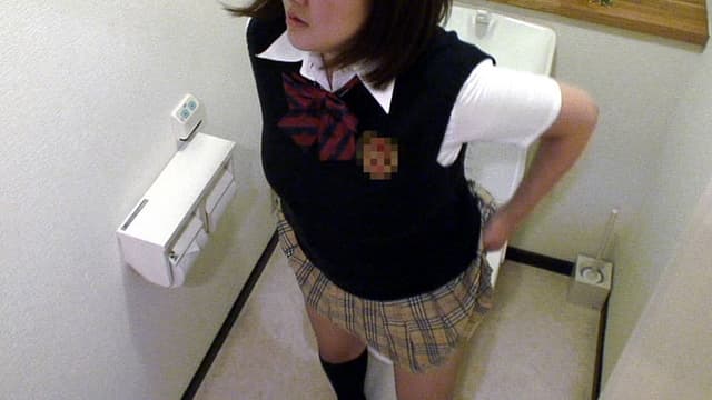 女子校生失禁トイレオナニー盗撮 サンプル画像 6