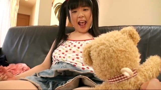 驚愕！！40歳ロ●ータ熟女がいたっ！！ なおみちゃん サンプル画像 1