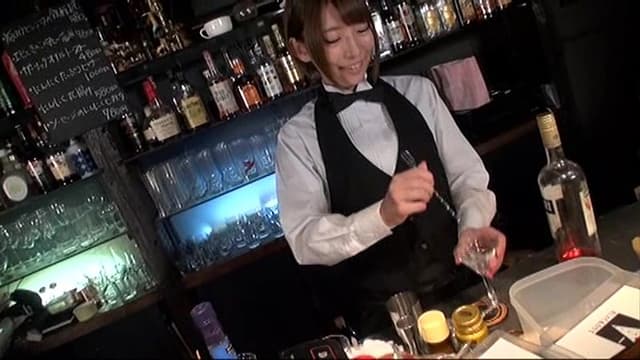 おしっこカクテルの飲めるBAR 乙葉ななせ サンプル画像 2