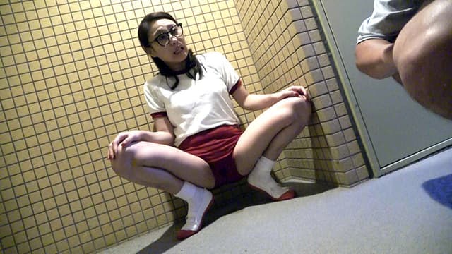 セーラー服熟女失禁羞恥 多田有花 サンプル画像 11