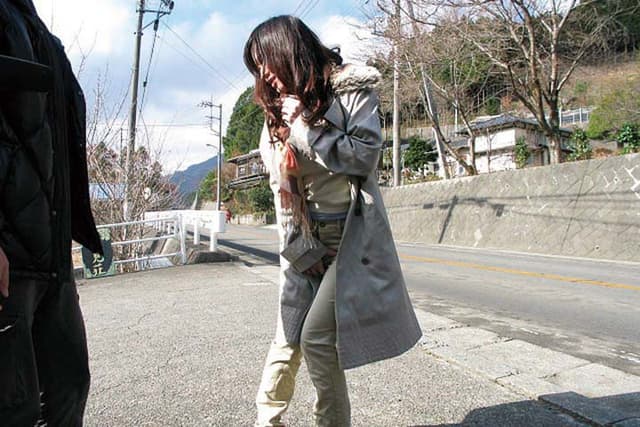 野外人妻羞恥 11 小野麻里亜 サンプル画像 1