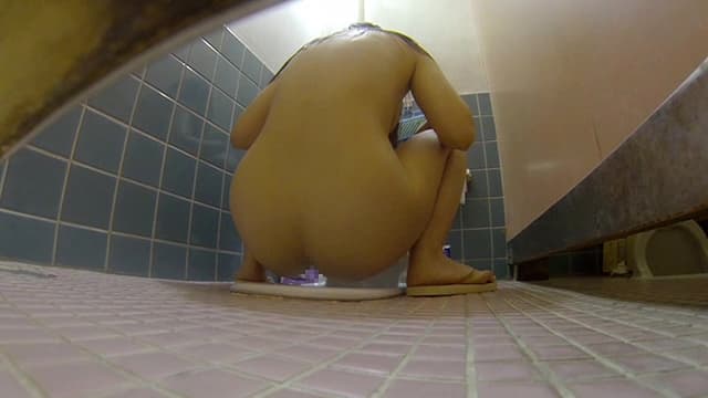 ○○県○○市 市民プールトイレ盗撮 厳選パイパン少女編 サンプル画像 7