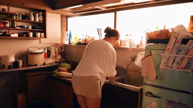 台所は嫁の聖域です。夫が不在中に家庭内不倫をした人妻の話 雨村梨花 サンプル画像 2