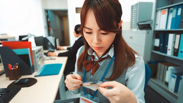 大っ嫌いな上司に新婚女性部下がス●●●ングされて寝取られ肉便器に堕とされるまでの10日間の記録 宗像れな サンプル画像 3