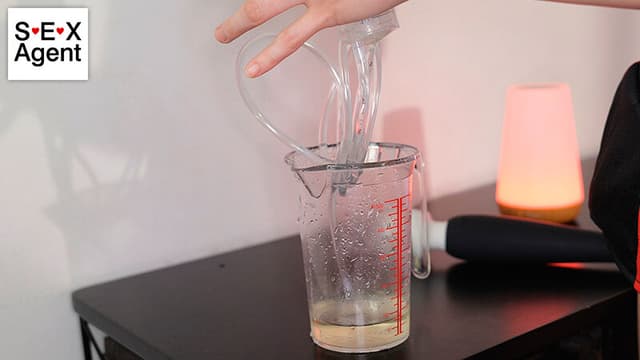 浜崎真緒に溺れたい 唾液と小便で溺死寸前まで追い込む体液B.C.P. サンプル画像 10