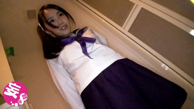 思春期で新陳代謝が抜群のロ○っ娘女子校生 アソコからいっぱい出たエキスが染みこんだ汚パンティー サンプル画像 1