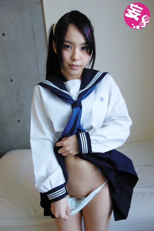 思春期で新陳代謝が抜群のロ○っ娘女子校生 アソコからいっぱい出たエキスが染みこんだ汚パンティー サンプル画像 3