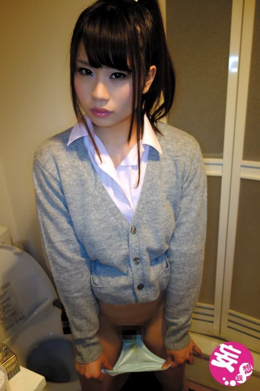 思春期で新陳代謝が抜群のロ○っ娘女子校生 アソコからいっぱい出たエキスが染みこんだ汚パンティー サンプル画像 6
