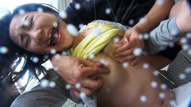 見世物母乳ママ2日目 里坂あかり サンプル画像 4