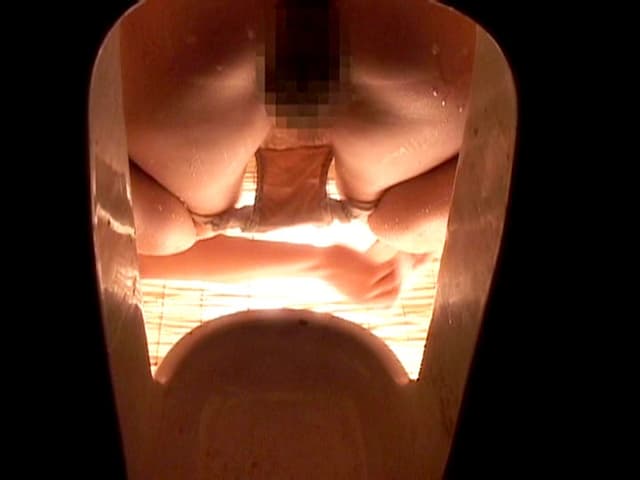 海水浴場汲み取り式便所 潜伏盗撮 3 サンプル画像 17