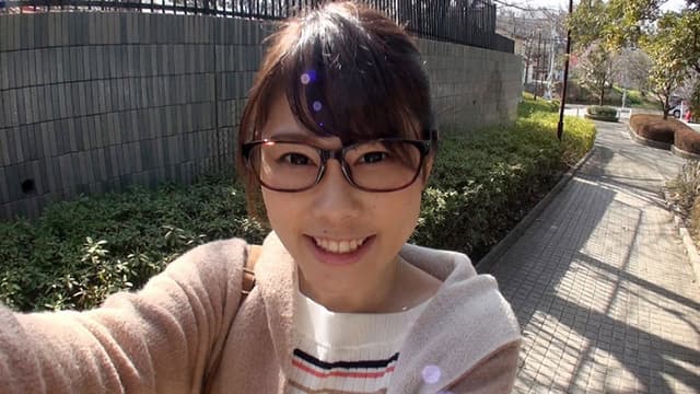 吉祥寺で見つけた美人ペットショップ店員が中出しAVデビュー 小椋美紀 サンプル画像 1