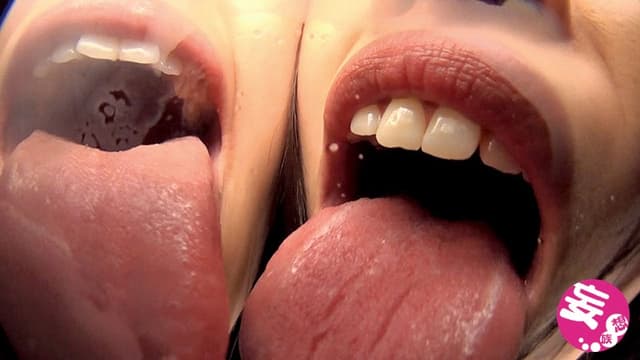 トリプル口臭・痰唾・痰壺・超絶激臭・究極体液摂取飲尿レズ サンプル画像 2