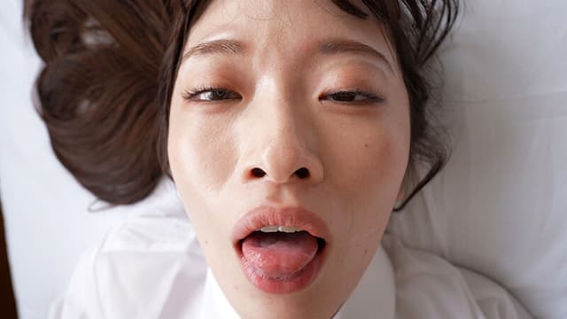 乳首こねくり失禁 敏感乳首を弄ばれて失禁癖がついた地味娘は白目アヘ顔イキが止まらず… 上坂めい サンプル画像 10