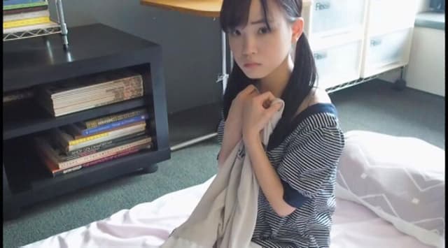 ちっちゃい紙オムツのララちゃん 家出少女がおねしょをして困るので、いろいろな紙おむつを履かせてお漏らしさせたよ 工藤ララ サンプル画像 13