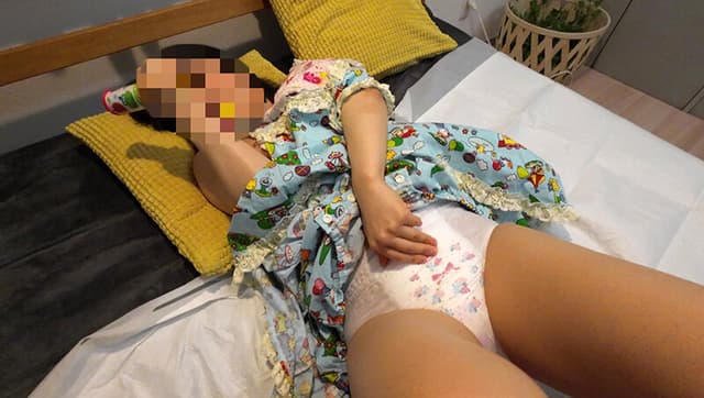 SNS直送146cm超ミニ素人JDせいら 清純ピュアおむつ極限羞恥 サンプル画像 5