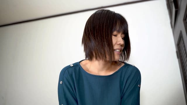 トイレに間に合わずに、そのままオモラシ…してしまいました。。。見ます？ 長谷部智美 サンプル画像 9