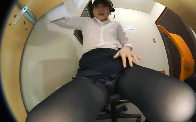 【VR】お客様サポートセンター クレーム対応失禁 サンプル画像 13