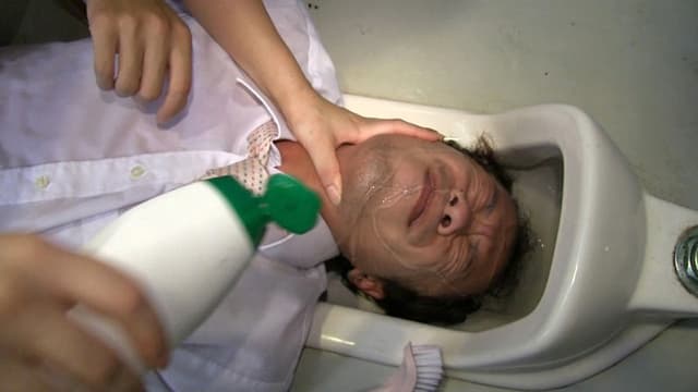 女性上位小便ドラマ 聖水顔騎株式会社 サンプル画像 17