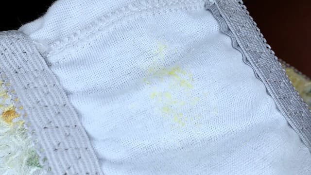 下着買取りサイトで知り合ったさつきちゃんの使用済み下着 豊岡さつき サンプル画像 3