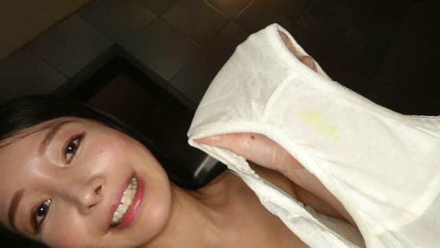 下着買取りサイトで知り合ったさえちゃんの使用済み下着 藤木さえ サンプル画像 12