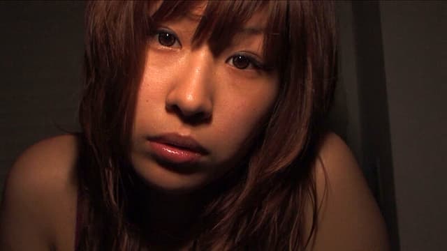 これ以上、私をイカせないで！3Pの真っ最中に別室で玩具でイカされベッドに戻され更に男優のアソコでイカされ悶絶！ サンプル画像 1