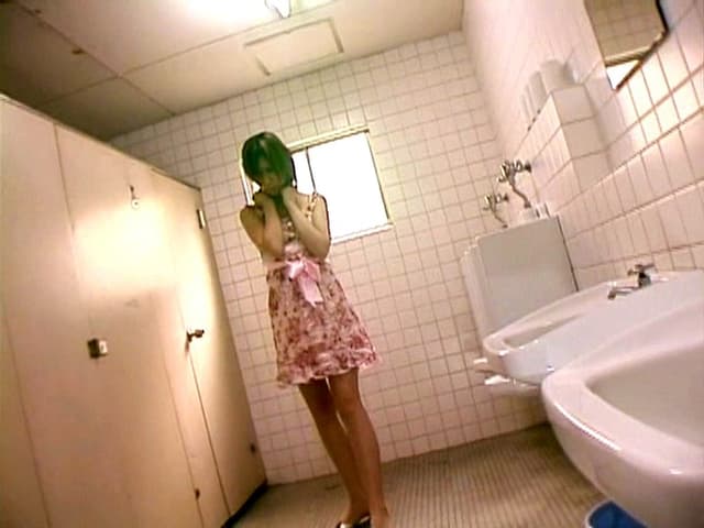 パンツお漏らし立ちション 5 サンプル画像 1