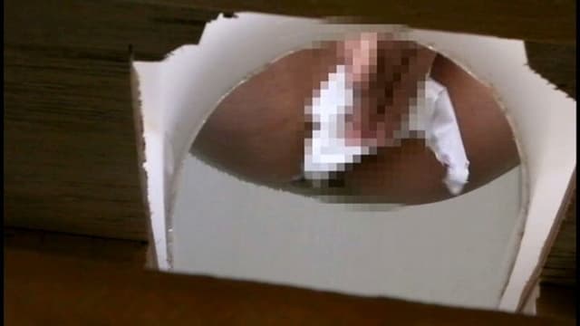 和式便所に仕掛けられたカメラが捕らえた衝撃映像 2 サンプル画像 11
