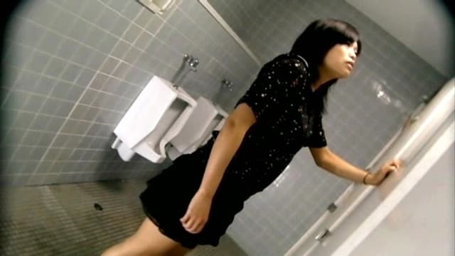 美女達のはしたない立ちション姿盗撮！ 3 サンプル画像 5