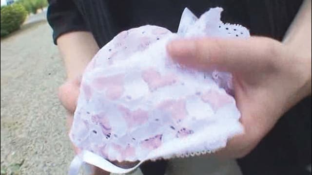 女性がオシッコを漏らしてしまった、貴方ならどう慰めますか？ サンプル画像 16