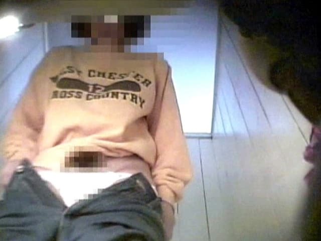 恥態 トイレ盗撮 2 女体から噴き出す異物 サンプル画像 1