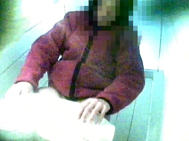 恥態 トイレ盗撮 2 女体から噴き出す異物 サンプル画像 12