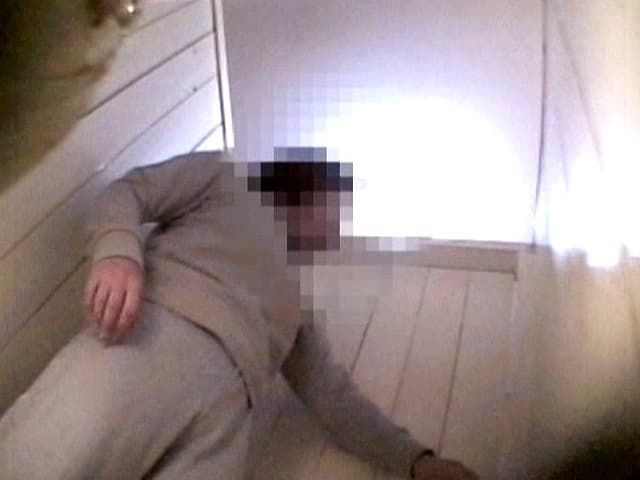 恥態 トイレ盗撮 2 女体から噴き出す異物 サンプル画像 3