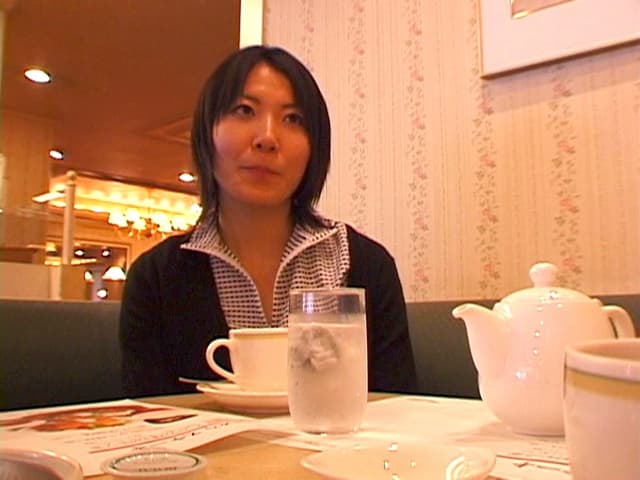 人妻聖水露出 サンプル画像 1