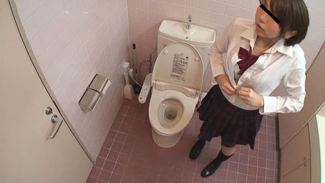 女子校生お漏らしトイレオナニー盗撮 VOL.10 サンプル画像 3