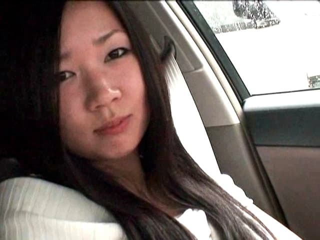 恥ずかしいけど止められない！デート中に小便を漏らす女達 サンプル画像 1