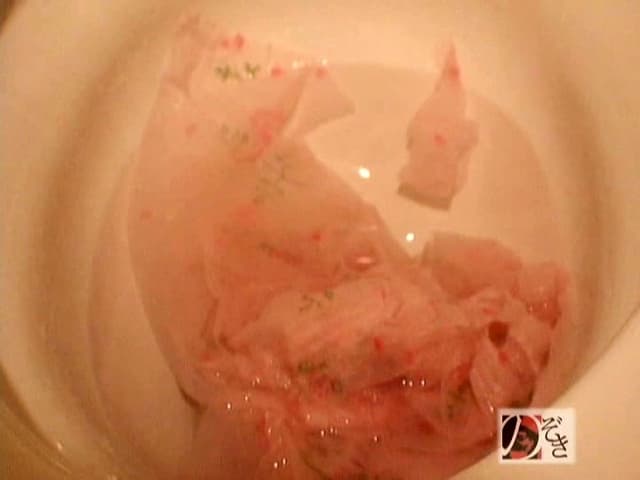 パスタ専門店のマネージャーが故障したトイレで排便する様子と焦っている様子を盗撮した後に便器に残されたオシッコウンコも撮影した映像 サンプル画像 11