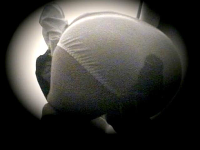 リアル盗撮！禁断映像公開！女子校生お漏らし収集家 サンプル画像 8