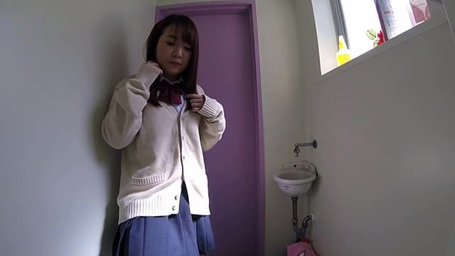 最新版ハイビジョン3カメ仕様 局部アップ進学塾女子●生トイレ盗撮投稿映像 サンプル画像 6