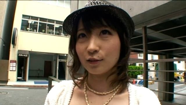 実録！某エロ本出版社のちょっぴりHな街頭インタビューに恥ずかしがりながらも答えてくれた‘むっつりスケベ’な素人に（；´Д｀）ハァハァ興奮しすぎて公衆の面前で中出しまでしちゃったよ 2 サンプル画像 1